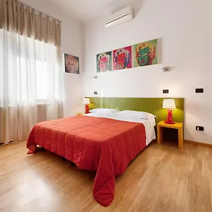 https://lucca-in-villa-san-marco.it-tuscanyhotel.com